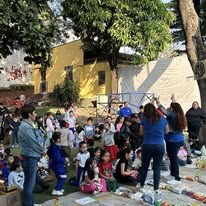 Alumnos en actividad escolar